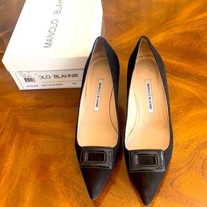 Beautiful barely worn 3” black suede Manolo Blahnik pumps